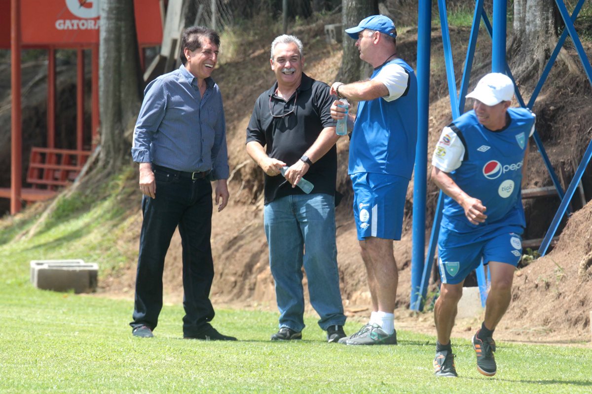 El expresidente de la Federación de Futbol Brayan Jiménez, firmó un contrato con el técnico argentino Iván Sopegno por Q2.7 millones para dirigir a la Selección Nacional. (Foto Prensa Libre: Hemeroteca)