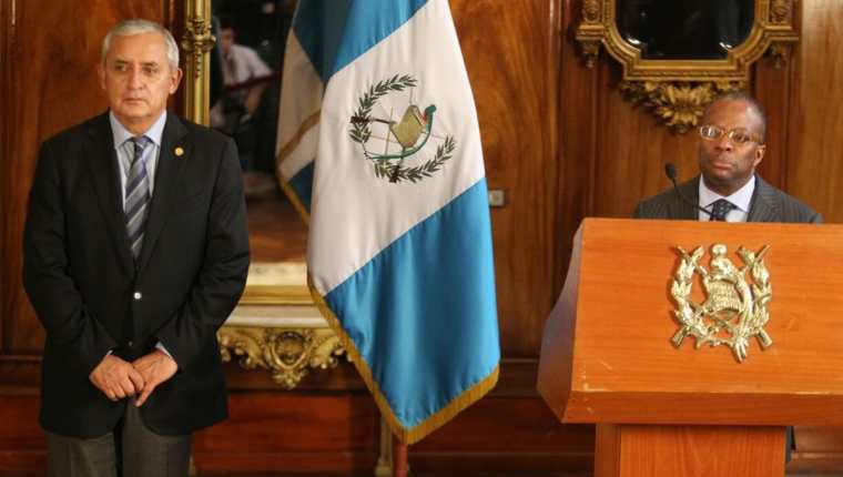 Otto Pérez anunció que EE. UU. pasará pruebas de polígrafo a los funcionarios de la SAT para determinar su confiabilidad. (Foto Prensa Libre: Geovanni Contreras)