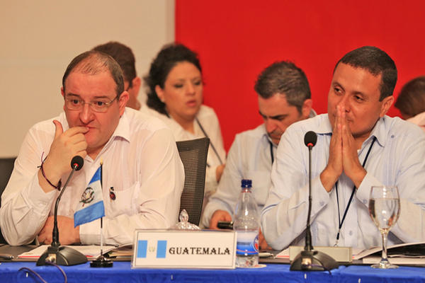 Fernando Carrera participa en reunión de cancilleres. (Foto Prensa Libre: Minex)