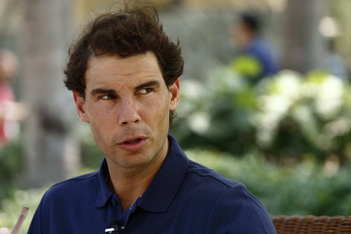 Aunque Rafael Nadal, no competirá en el abierto Mexicano, seguirá en Acapulco hasta conocer el alcance de su lesión. (Foto Prensa Libre: EFE)