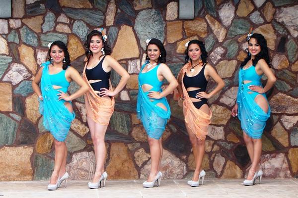 Cinco bellas candidatas compiten por el título Señorita Zaragoza. (Foto Prensa Libre: Víctor Chamalé)