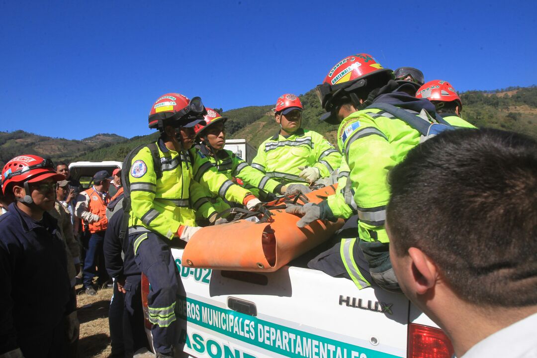Socorristas reportaron seis turistas muertos en el volcán Acatenango el pasado fin de semana. (Foto Prensa Libre: Estuardo Paredes)