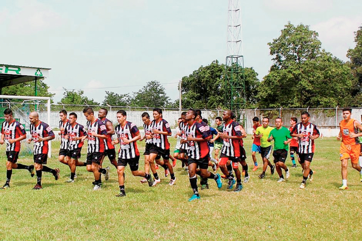 Los jugadores se entrenaron por primera vez el lunes recién pasado. (Foto Prensa Libre: Melvin Sandoval)