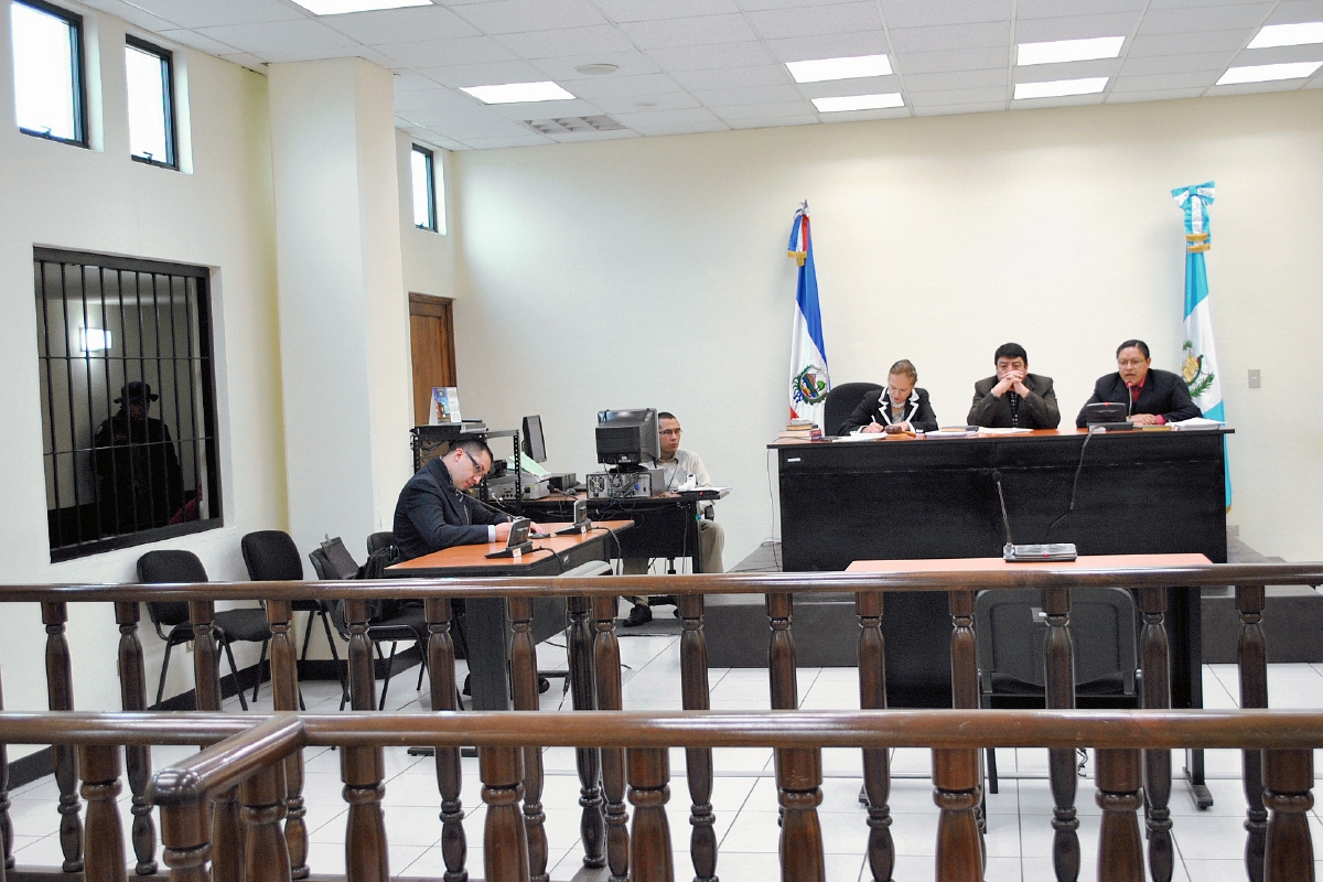 El juicio se lleva a cabo en el Tribunal Primero de Sentencia Penal de Quetzaltenango. (Foto Prensa Libre: Alejandra Martínez)