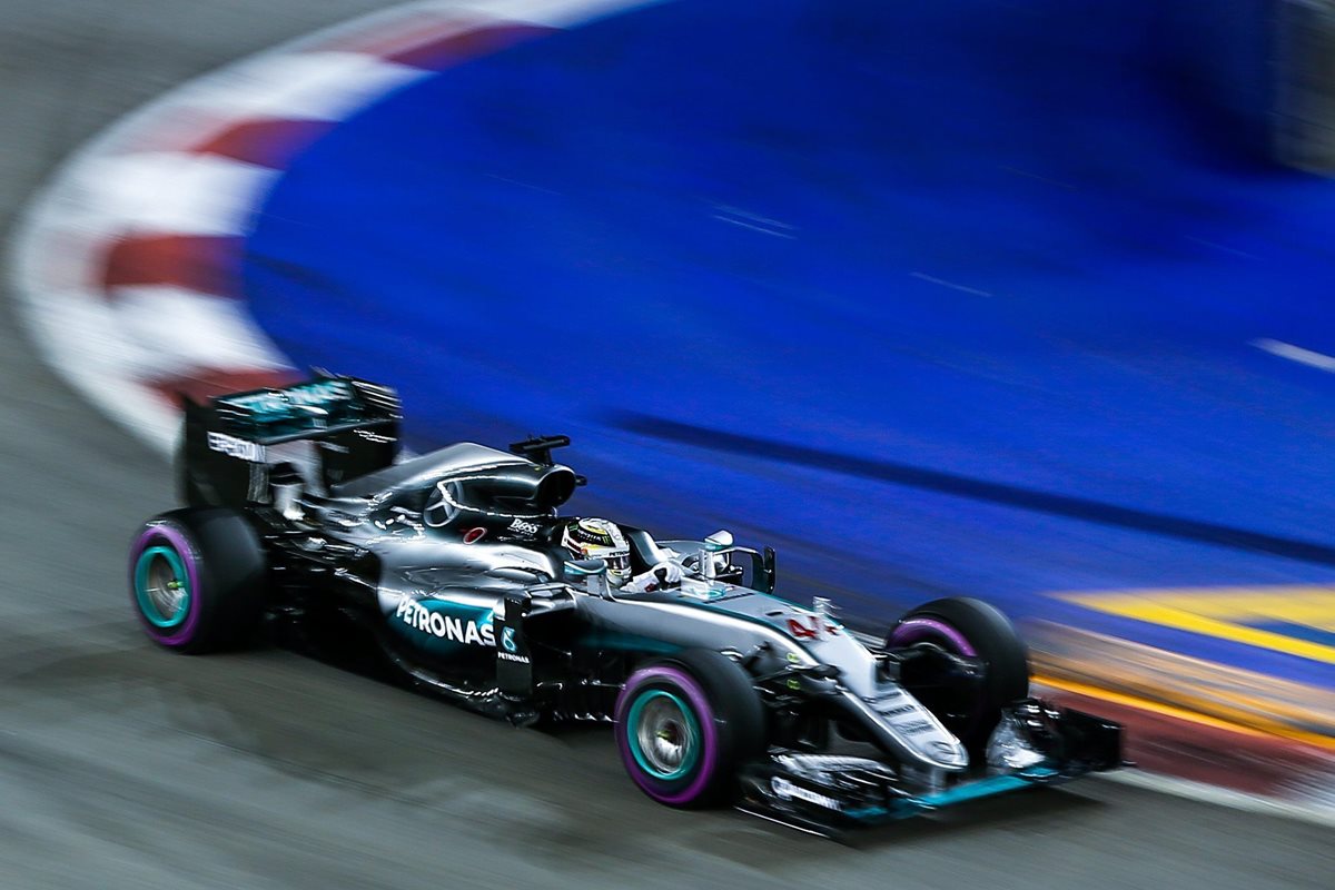 El BritánicoLewis Hamilton espera terminar con el dominio de Rosberg. (Foto Prensa Libre: EFE)