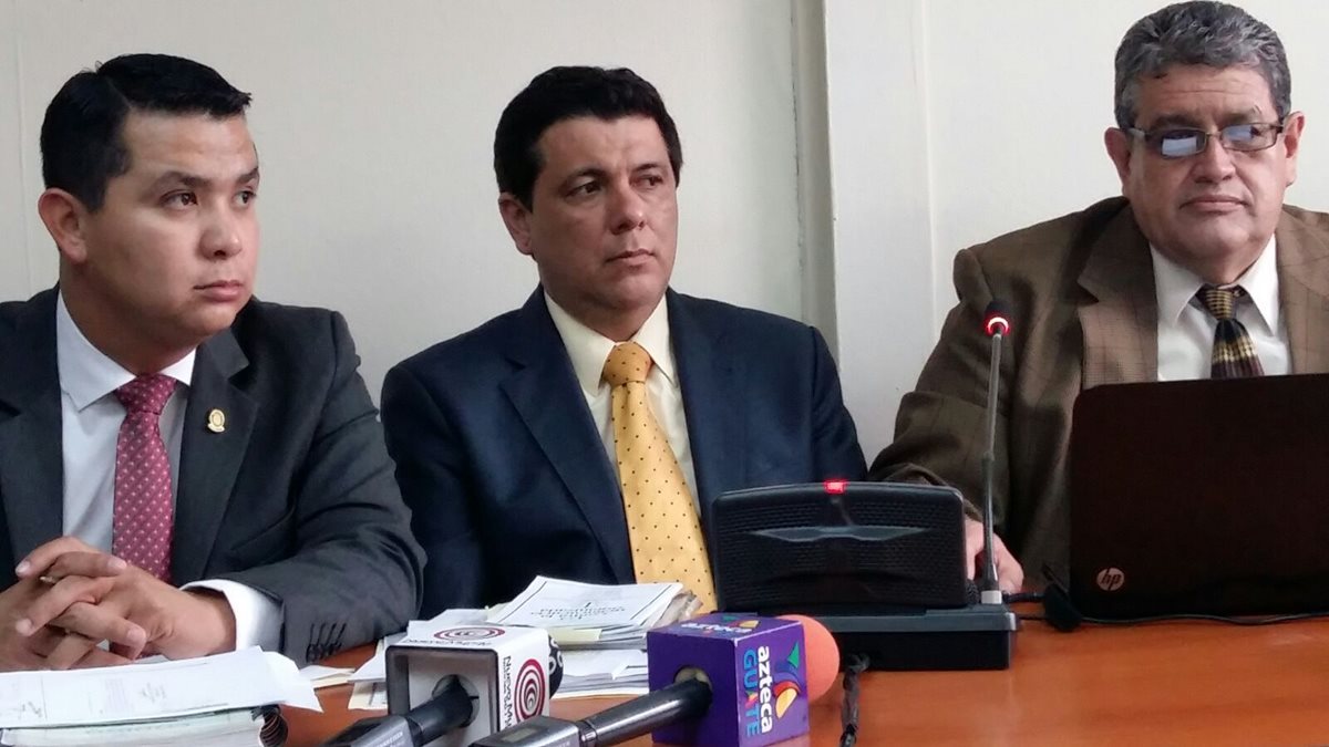 El magistrado Érick Santiago de León por medio de su declaración intentó desvirtuar los señalamientos del MP. (Foto Prensa Libre: Hemeroteca PL)