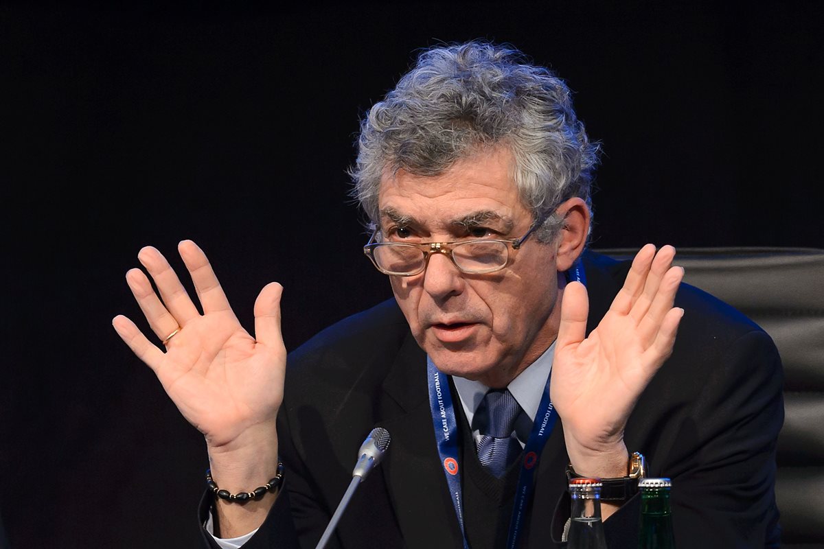 El líder de la federación española de fútbol, Angel María Villar, anunció su candidatura para reemplazar a Michel Platini en la presidencia de la Uefa. (Foto Prensa Libre: AFP)
