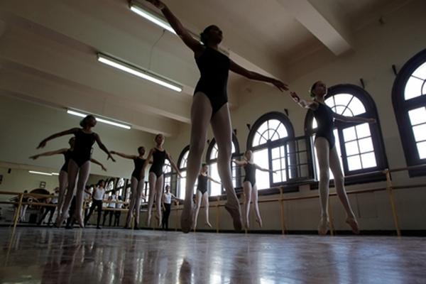 Las escuelas de arte municipales fueron parte de los criterios para seleccionar a Guatemala como Capital Iberoamericana de la Cultura 2015 (Foto Prensa Libre: Álvaro Interiano)<br _mce_bogus="1"/>