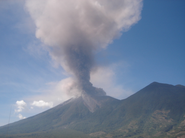 Una de las actividades de simulacro se efectuará en el Volcán de Fuego. (Hemeroteca PL)
