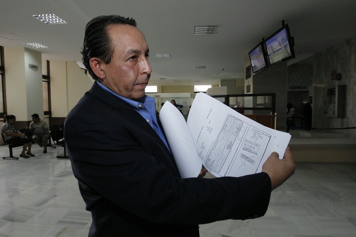 Roberto Barrillas Castillo, presentó una solicitud de antejuicio en contra de Juan Gutiérrez. (Foto Prensa Libre: HemerotecaPL)