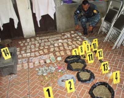 PNC captura a nueve personas e incauta droga, dinero y celulares en la zona 3 de Zacapa
