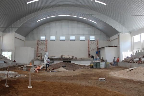 Los trabajos en la instalación  deportiva   tienen  un avance  del 85  por ciento.