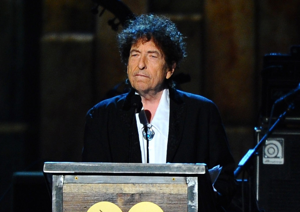 Bob Dylan no irá a recoger su Nobel porque tiene “otros compromisos”