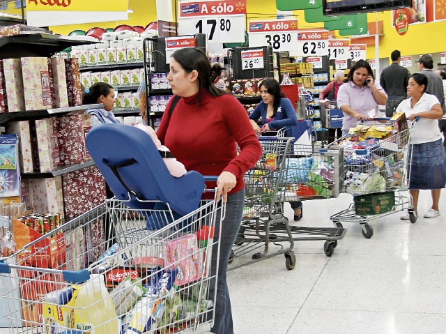 La economía centroamericana tendrá un desempeño positivo para el 2017 respecto de otros bloques, según el informe Pulso Regional, que publicó ayer el sector privado organizado. (Foto Prensa Libre: ERICK AVILA)