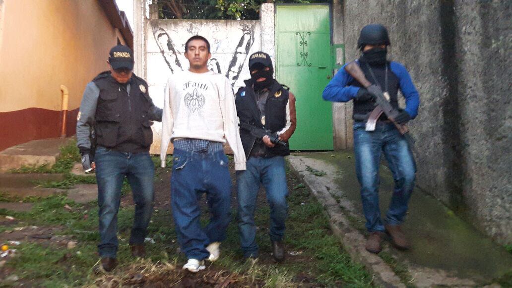 Gustavo Adolfo Pac fue capturado en Villa Nueva luego de un ataque contra agentes de la PNC. (Foto Prensa Libre: PNC)
