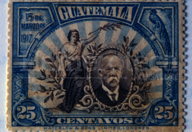 Sello de 1917 donde aparece retratado el presidente Manuel Estrada Cabrera. (Foto: Hemeroteca PL)