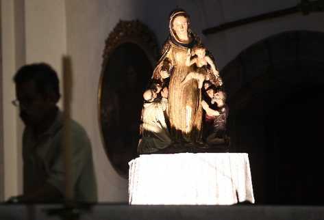 LA CORONA de la   Virgen de La Merced fue sustraída, además de los  aretes, el escapulario, la vara florida y  la corona del  Niño Jesús.