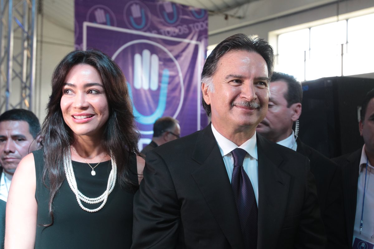 Durante el cumplimiento de pena del expresidente Portillo, Morataya mantuvo el apoyo hacia su exesposo. (Foto Prensa Libre: Hemeroteca)