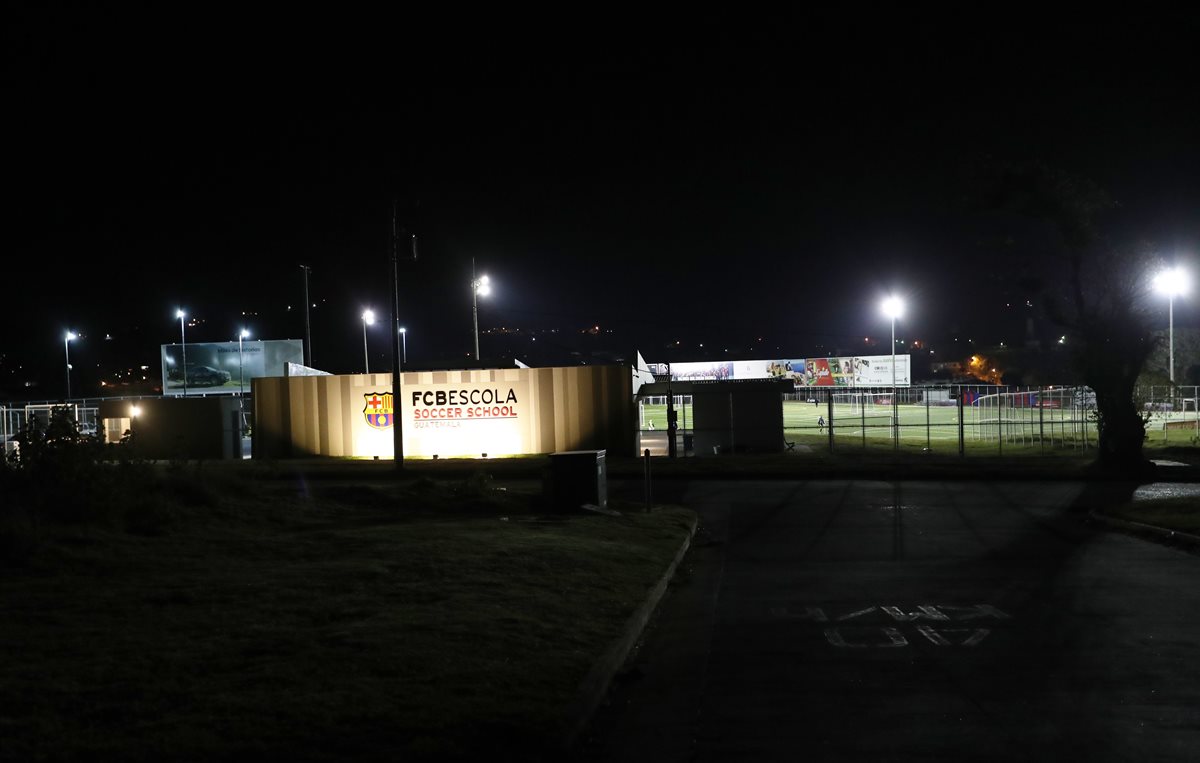 La escuela de futbol del FC Barcelona en Guatemala, ubicada en Fraijanes, recién acaba de cumplir ocho meses de fundación. En diciembre realizará su cuarto campamento. (Foto Prensa Libre: Edwin Fajardo)