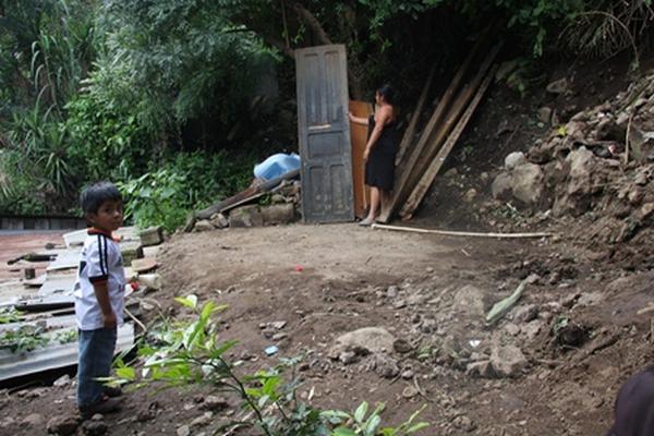 Vivienda dañada por la lluvia en el Los Cerritos, aldea San Cristóbal el Bajo, Antigua Guatemala, Sacatepéquez. (Foto Prensa Libre: Renato Melgar). 