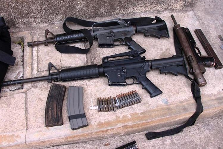 La PNC decomisó un promedio de 13 armas diarias en el 2017. (Foto HemerotecaPL)