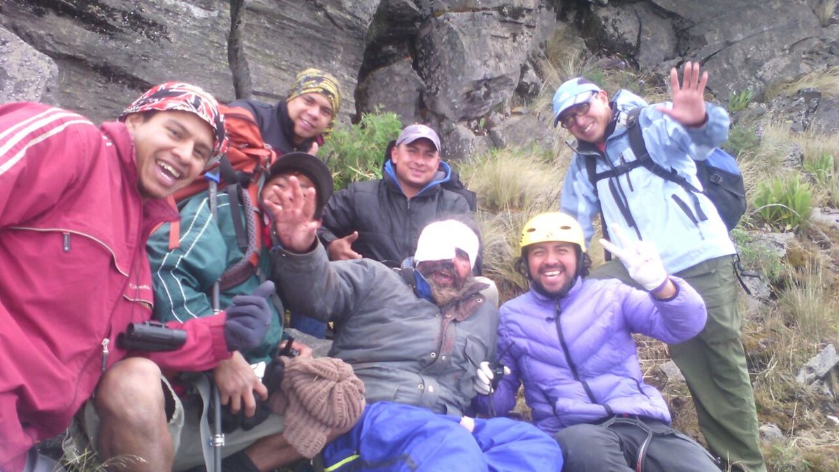 Ariel Fernando Rodríguez Morales, fue rescatado con vida en el volcán Tajumulco. (Foto Prensa Libre: Paramédicos de Montaña SAR Guatemala)