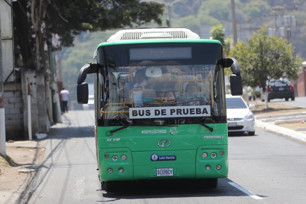 Luka Electric tiene programado 15 días de pruebas para el bus eléctrico en la ruta del Express Naranjo. (Foto Prensa Libre: Erick Ávila)