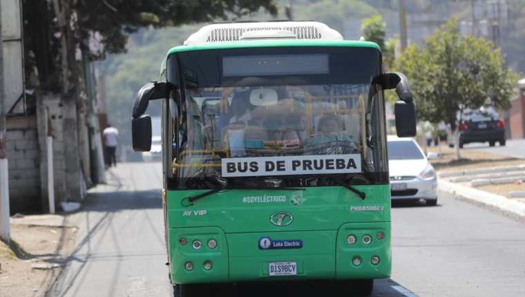 Luka Electric tiene programado 15 días de pruebas para el bus eléctrico en la ruta del Express Naranjo. (Foto Prensa Libre: Erick Ávila)