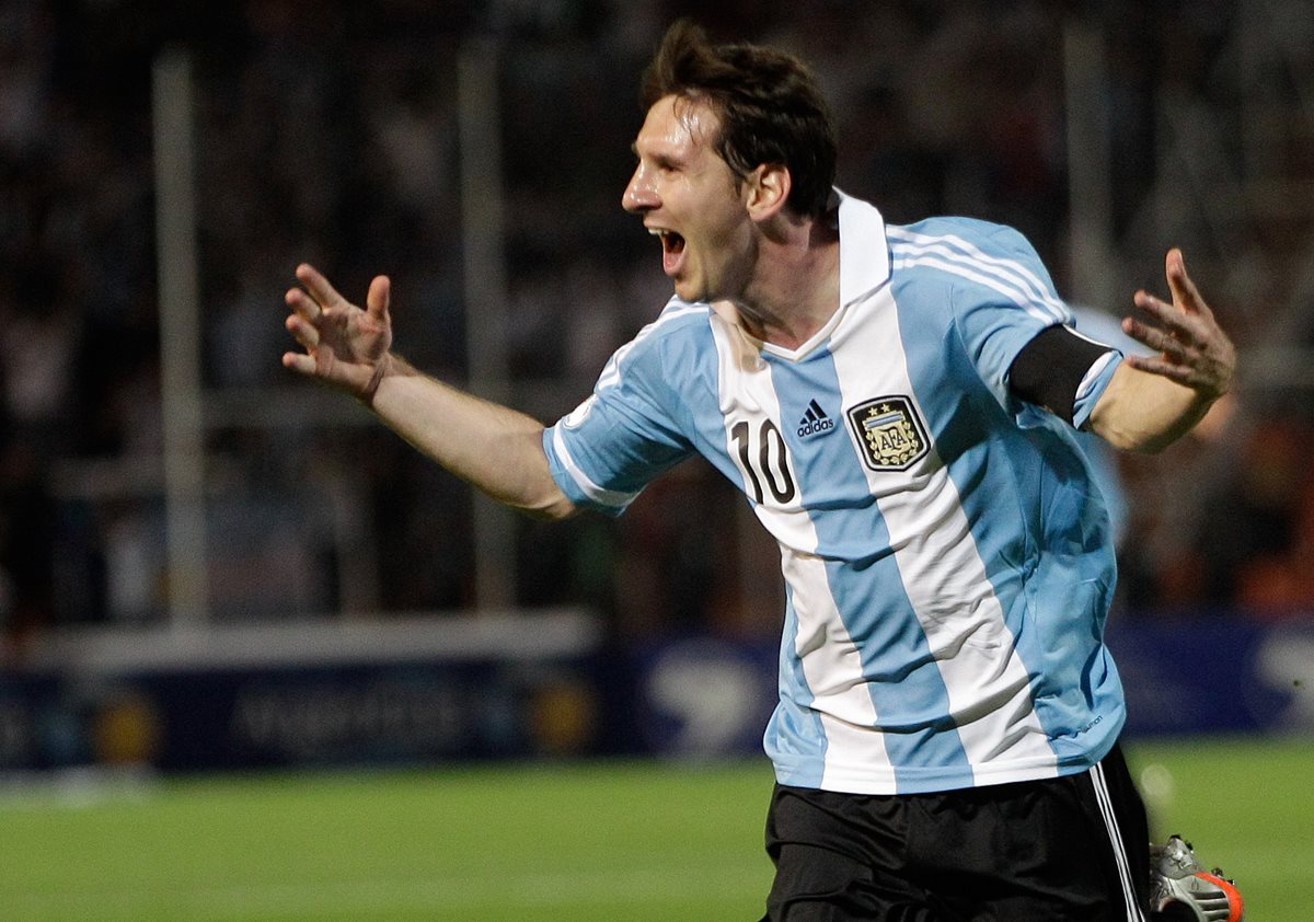 Di María, Agüero y Pratto podrían acompañar a Messi en el equipo títular de la Selección de Argentina. (Foto Prensa Libre: AP)