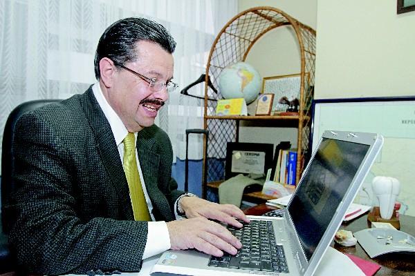 Dr. Eduardo Palacios. (Foto Prensa Libre: Hemeroteca PL)
