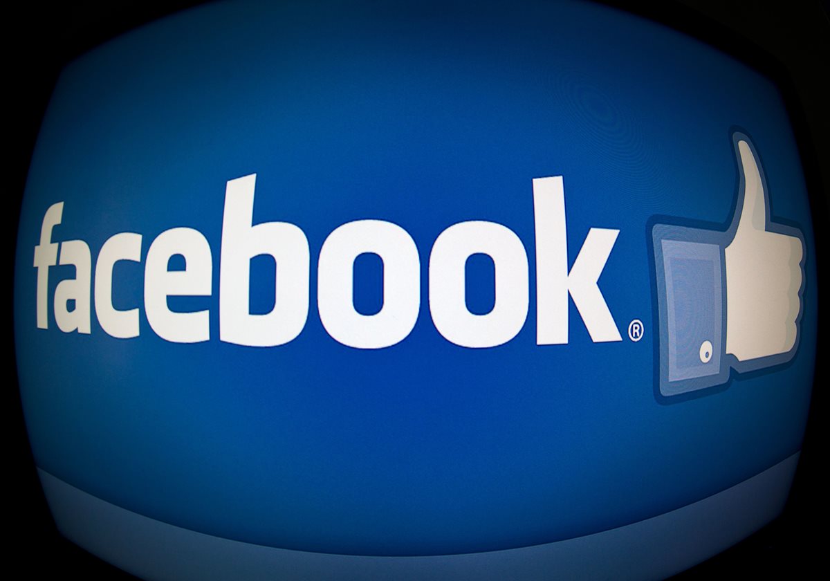 Facebook hace pruebas en España e Irlanda con seis nuevas emojis. (Foto Prensa Libre: AFP).