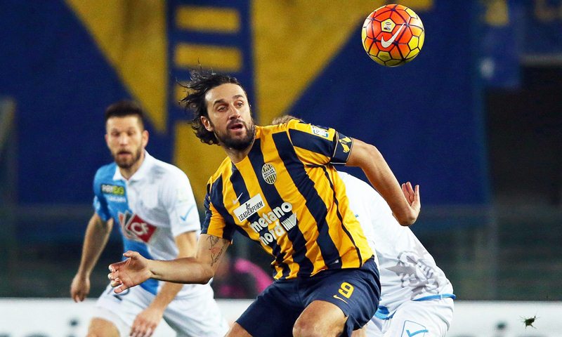 El Hellas se quedó con el derbi pero sigue en el sótano de la Serie A. (Foto Prensa Libre: AFP)