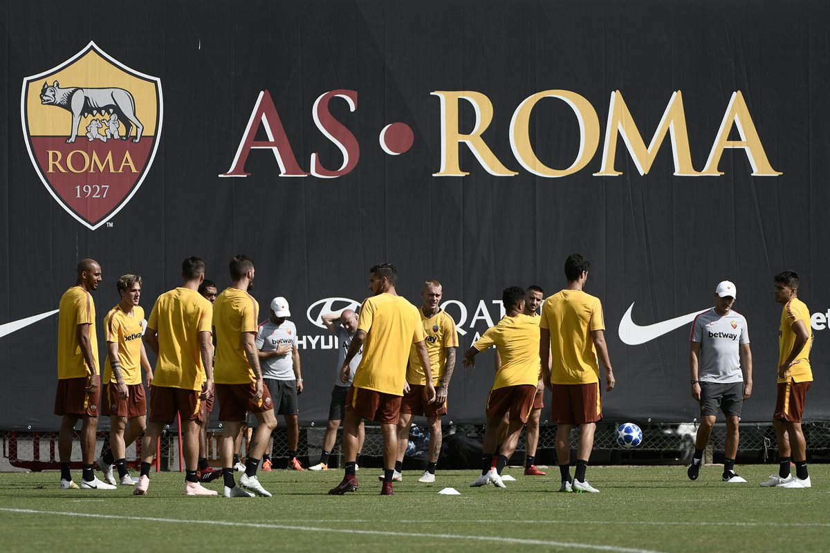 La Roma ha sido un rival incómodo en la  últimas ligas decampeones. En la edición anterior eliminó al Barcelona. (Foto Prensa Libre: AFP)