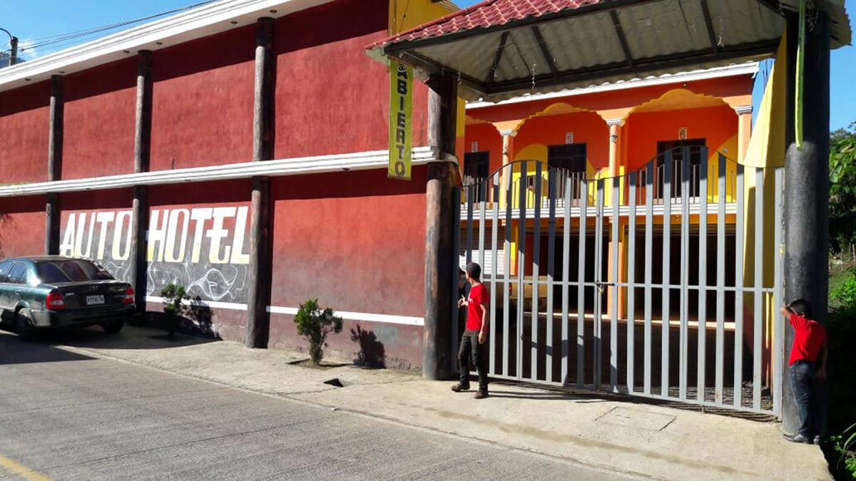 La pareja fue localizada en un autohotel, en Chijou, Santa Cruz Verapaz. (Foto Prensa Libre: Eduardo Sam)