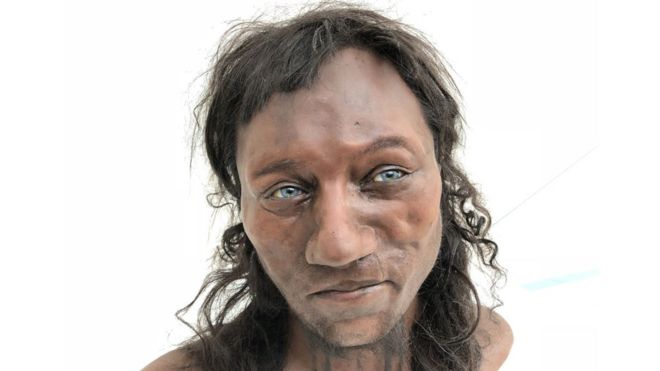 Piel oscura y ojos azules: así era el primer británico de hace 10.000 años del que se conservan restos.