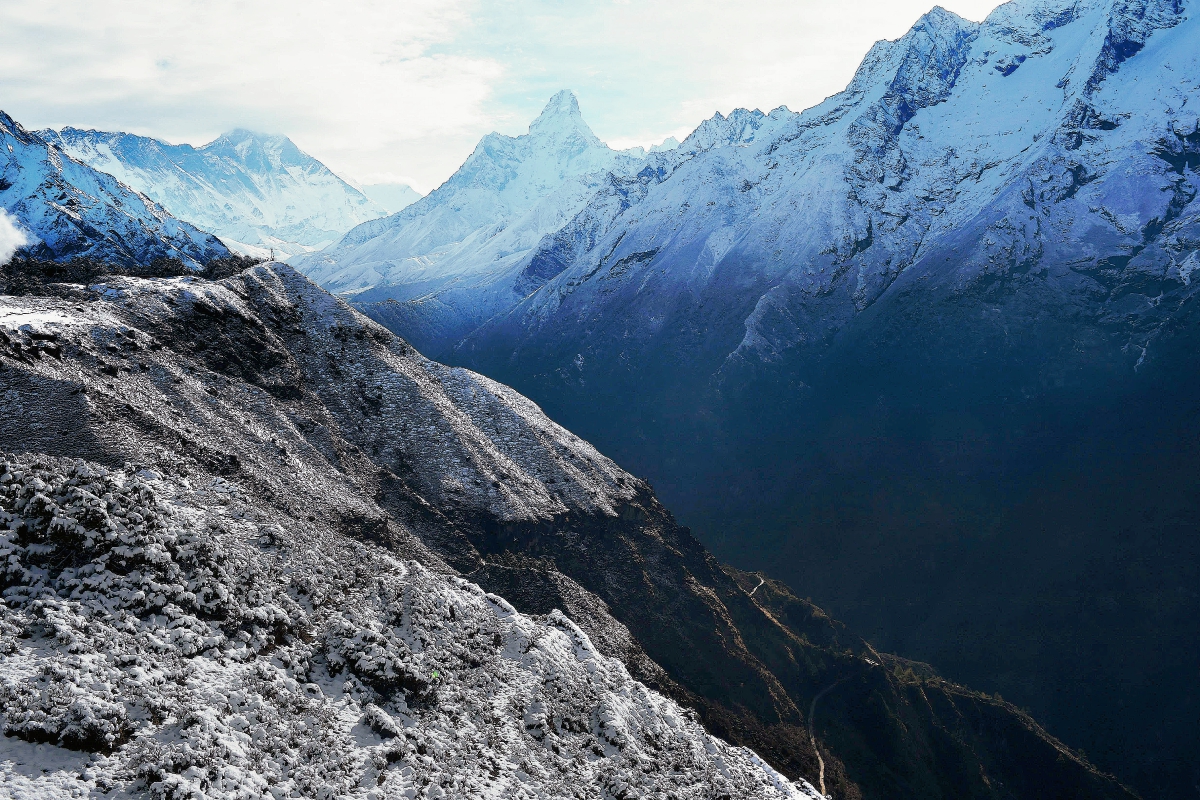El monte Everest es uno de los lugares especiales que tiene el planeta Tierra. (Foto Prensa Libre: AFP).