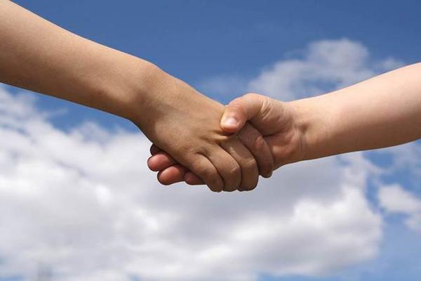 El alcoholismo se trata con un cambio integral que incluye actitud y compromiso, principalmente.