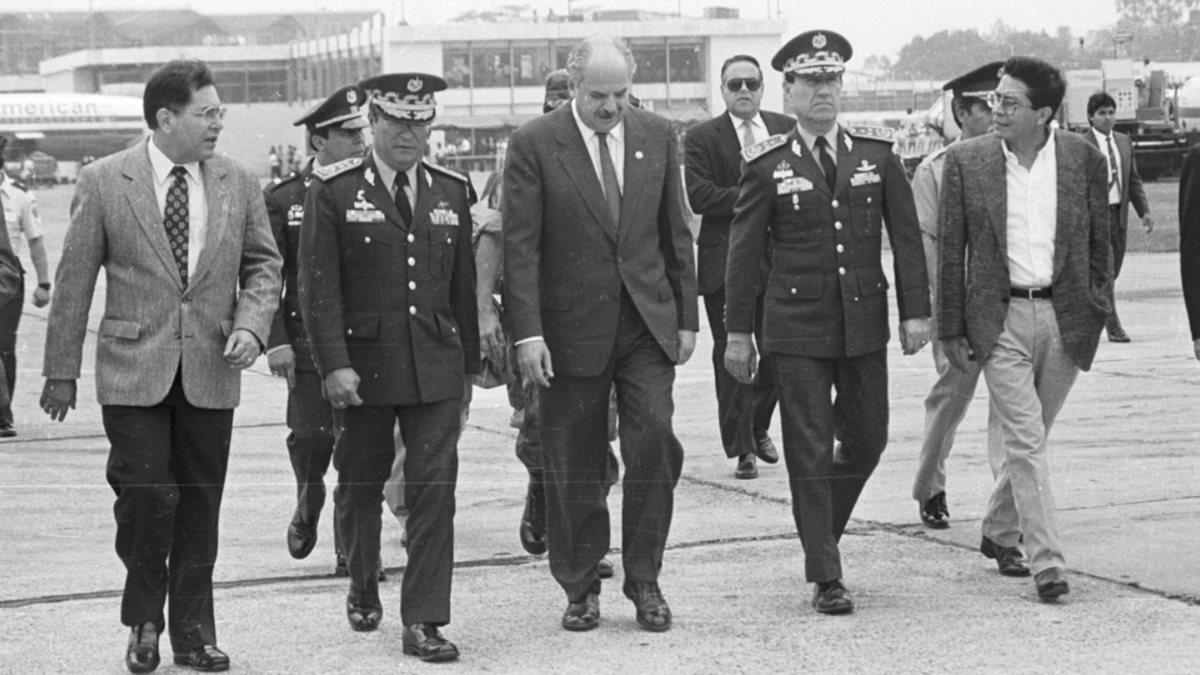 En mayo de 1993 falla el intento de Serrano por disolver los organismos de Estado y huye a Panamá. (Foto Prensa Libre: Hemeroteca PL)