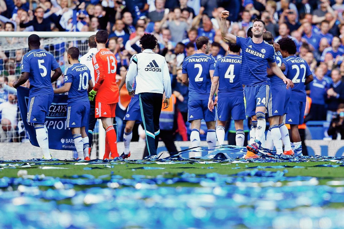 Los jugadores del Chelsea celebran tras conquistar el torneo inglés.(Foto Prensa Libre:AP)