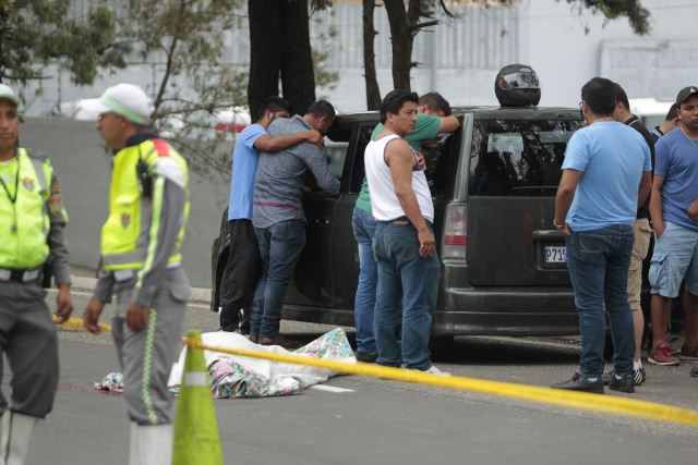 Ataque armado en Anillo Periférico en dirección al occidente. (Foto Prensa Libre: Carlos Hernández)