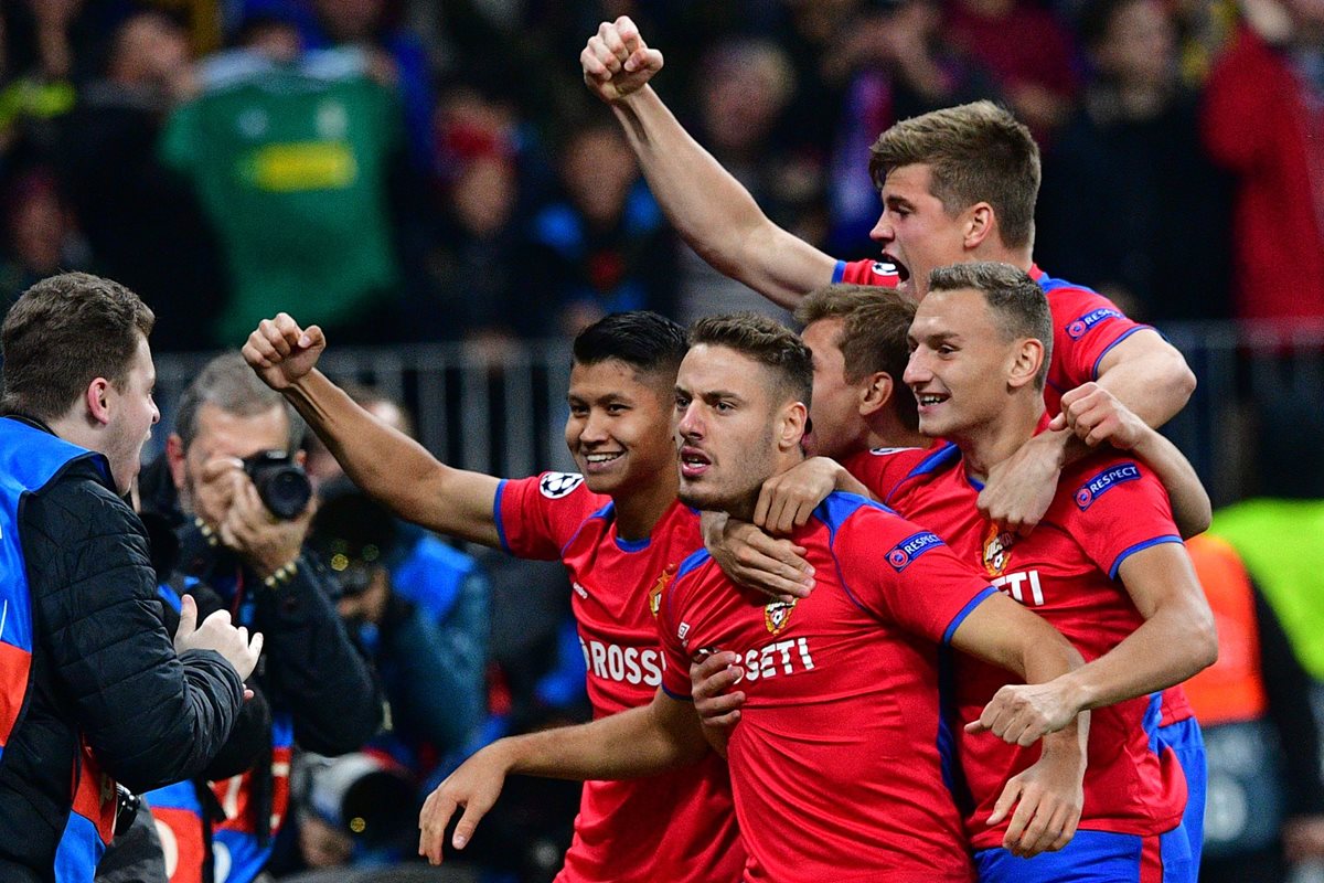 Los jugadores del CSKA Moscú festejaron así frente al Real Madrid. (Foto Prensa Libre: AFP)