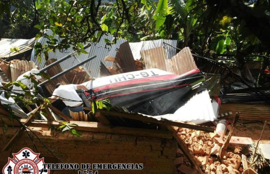 Lugar donde cayó el helicóptero en La Unión, Zacapa. (Foto Prensa Libre: @CBMDEPTAL)