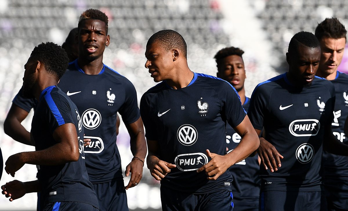 Mbappé es una de las principales figuras del equipo francés. (Foto Prensa Libre: AFP)