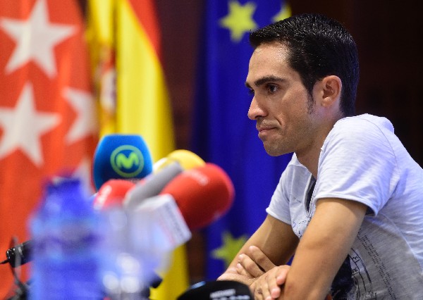 Debido a las lesiones, el ciclista español Alberto Contador anunció que no estará en los Juegos Olímpicos de Río 2016. (Foto Prensa Libre: AFP).