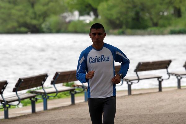 Alfredo Arévalo está listo para encarar la maratón de Hamburgo, mañana a las 9 de la mañana horario de Hamburgo, una de la mañana de Guatemala. (Foto Prensa Libre: Eddy Recinos)