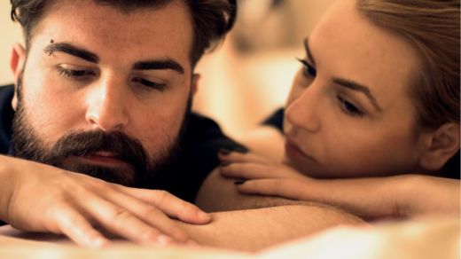 La comunicación con la pareja es vital para enfrentar los problemas a la hora de abordar las relaciones sexuales. ISTOCK/GETTY IMAGES
