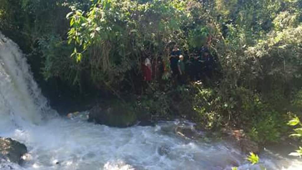 Río en Nebaj, Quiché, donde flotaba cadáver de octogenario. (Foto Prensa Libre: Óscar Figueroa)