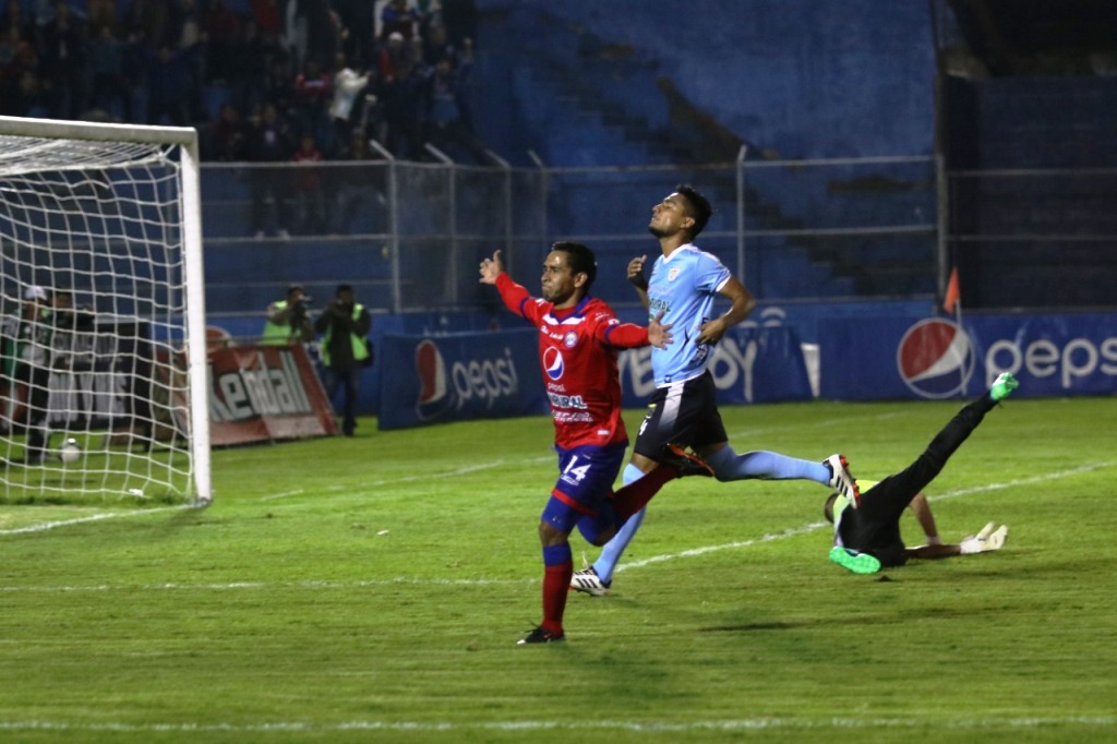 Xelajú con la victoria de esta noche es sublíder en la tabla del Torneo Apertura 2018. (Foto Prensa Libre: Raúl Juárez)