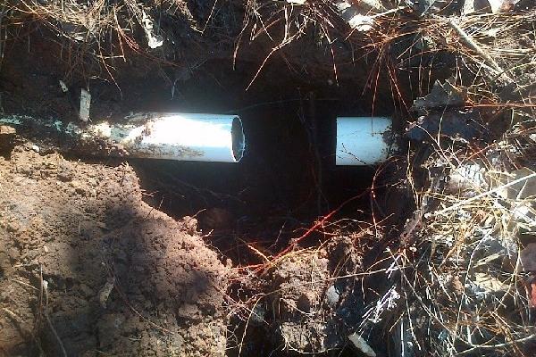 tUBERÍA pvc que fue cortada en la aldea Ximbaxuc I, de Chinique, Quiché.