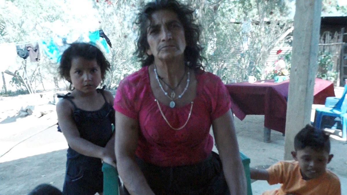Candelaria de Jesús vive en una aldea de Palencia y ha trabajado en el campo para alimentar a sus hijos. (Foto Prensa Libre: Beatriz Tercero)